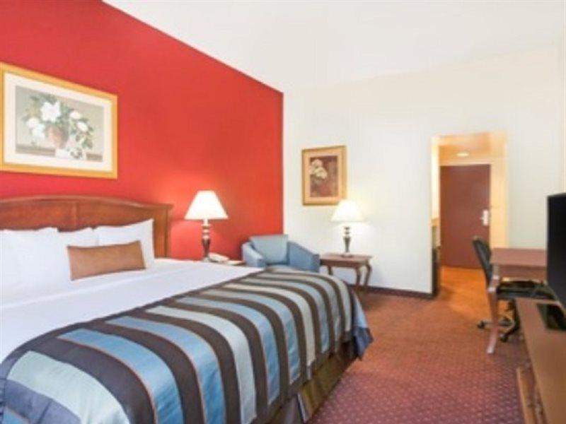 Holiday Inn Express & Suites - Mobile - I-65 By Ihg Экстерьер фото