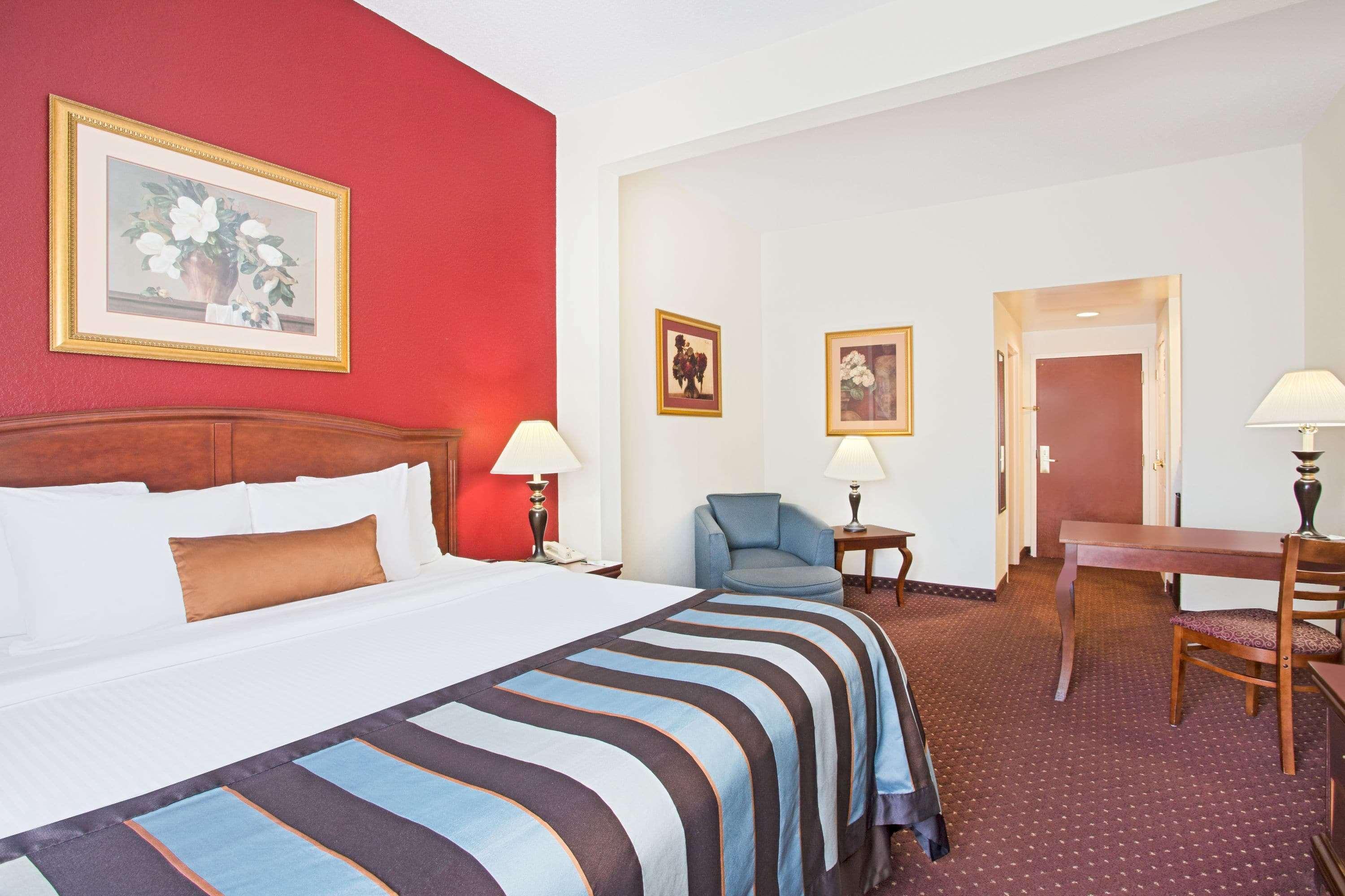 Holiday Inn Express & Suites - Mobile - I-65 By Ihg Экстерьер фото