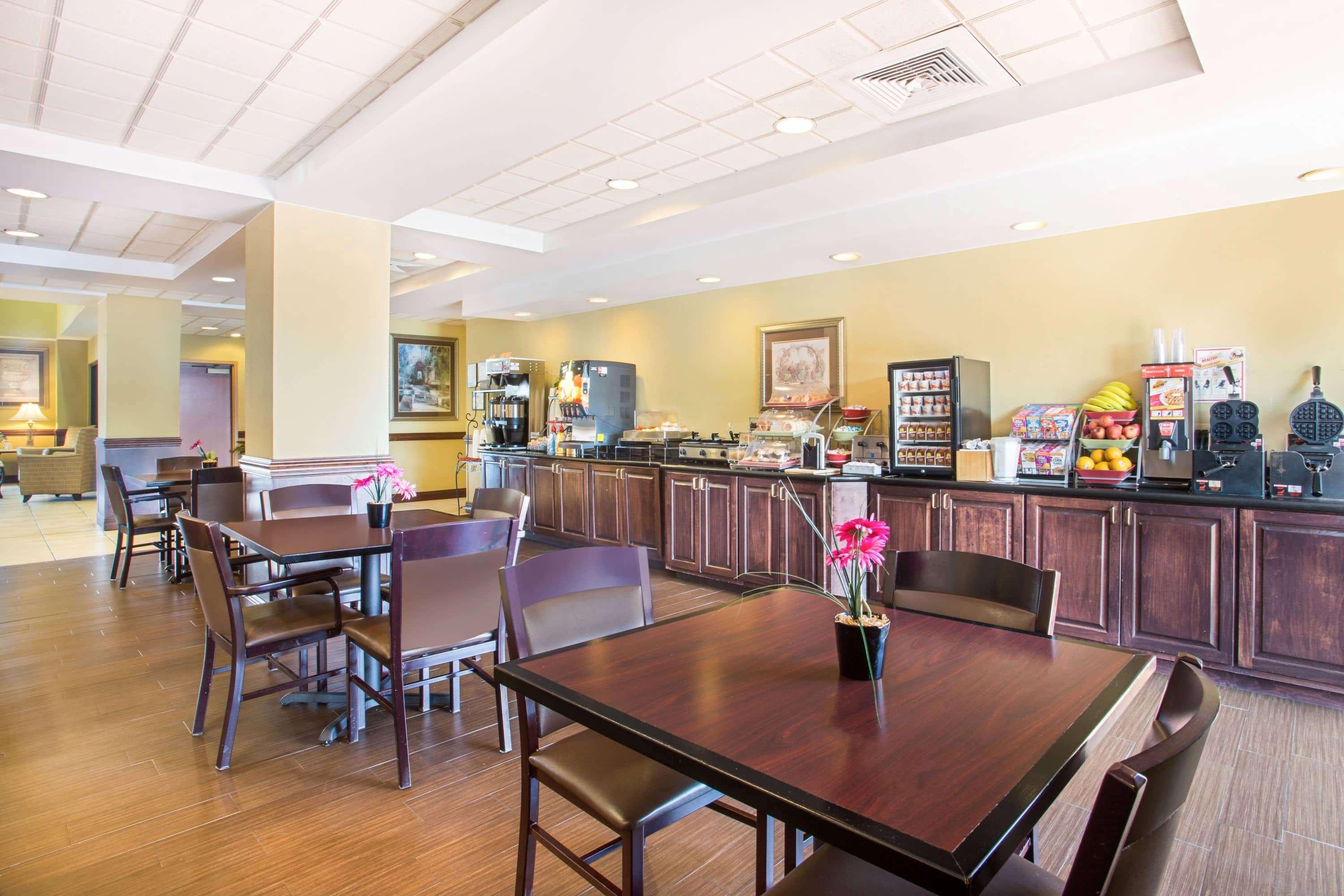 Holiday Inn Express & Suites - Mobile - I-65 By Ihg Экстерьер фото
