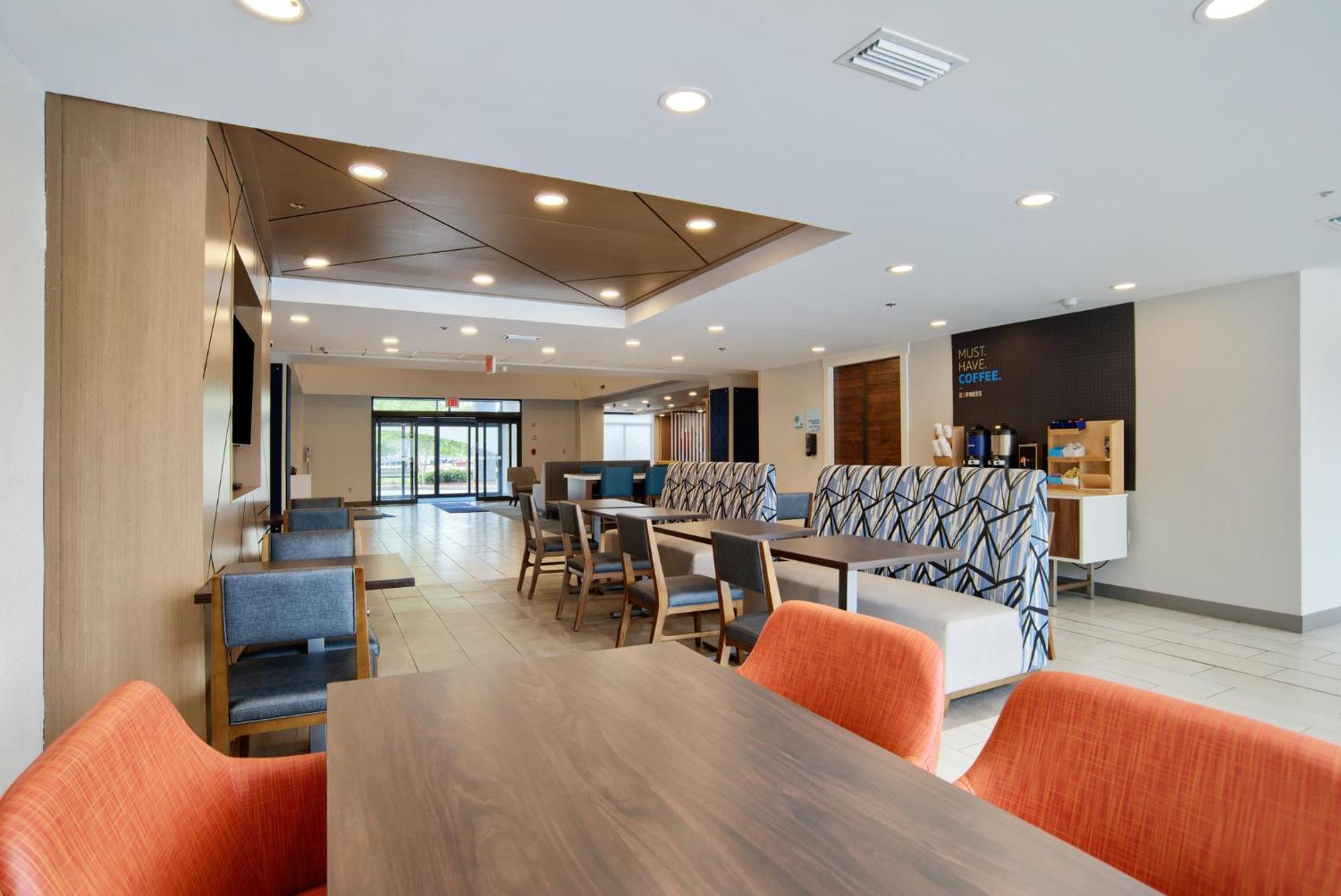 Holiday Inn Express & Suites - Mobile - I-65 By Ihg Экстерьер фото