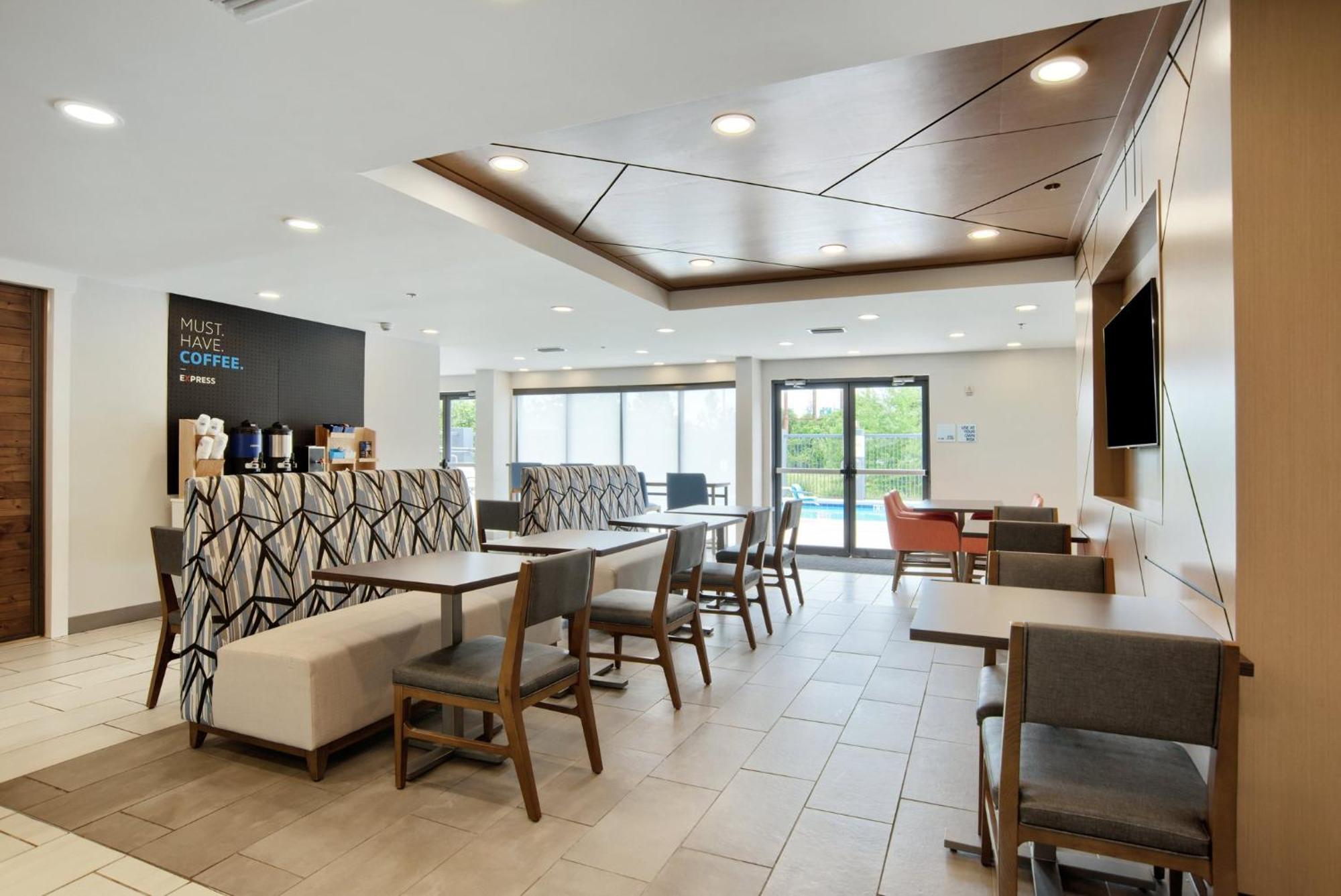 Holiday Inn Express & Suites - Mobile - I-65 By Ihg Экстерьер фото